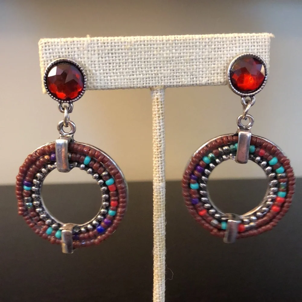 Beaded necklace and earrings set - Picture 6 of 7